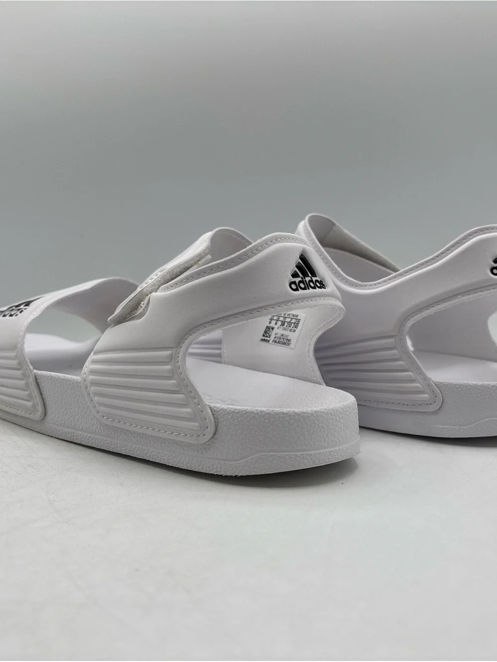 adidas Adilette Sandal K GW0342 Size 6 White Black Adjustable Strap Sport Sandal